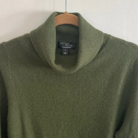 Morgan Taylor Olive Green Cashmere Turtleneck Sweater - Picture 3 of 5